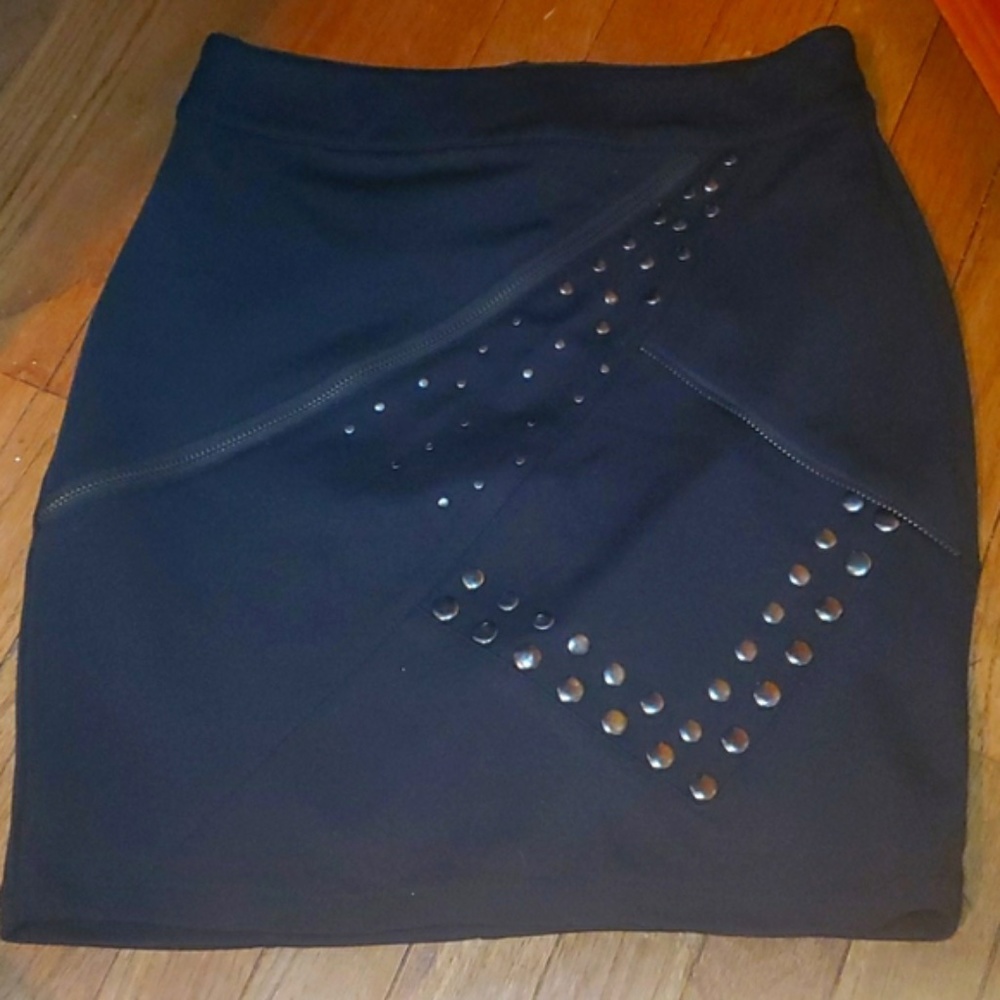 black skirt